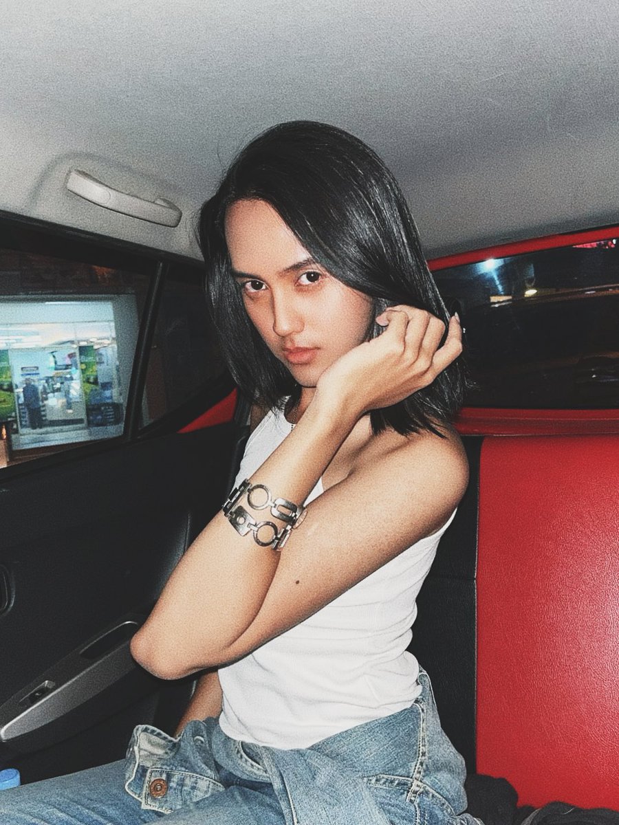 tigerflutter's tweet photo. Kalau ketemu orang dengan tato kupu-kupu di pundak kiri, mungkin itu aku 🦋 #cdermalang #femboymalang #transmalang https://t.co/Ye0VmacTKR