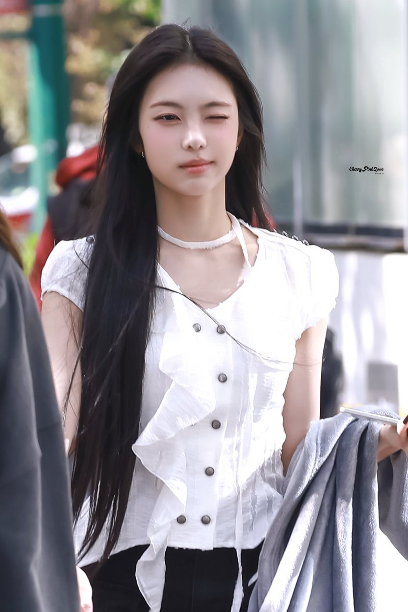 CherryPinklove_'s tweet photo. 🐽🐽
#IAN #이안 
 #Hearts2Hearts  #하츠투하츠 https://t.co/SuoKSP6gFZ