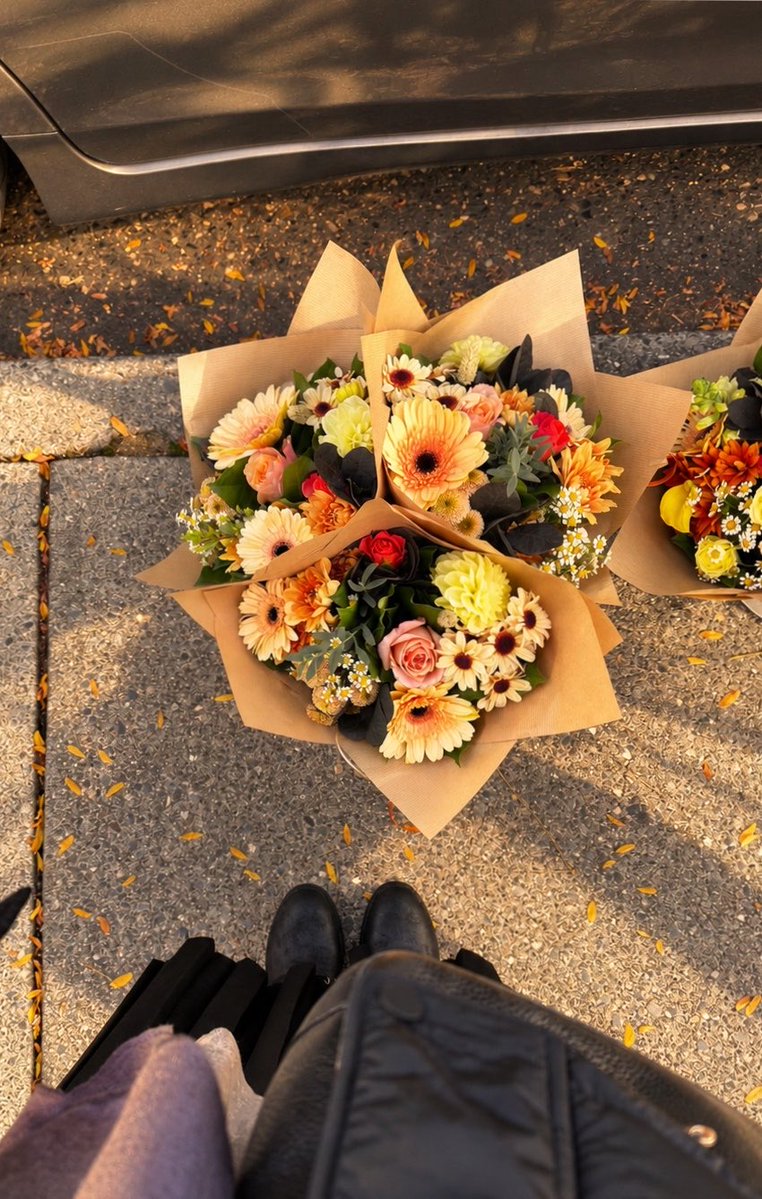 RihamMahdy2's tweet photo. ما أبسط المشهد وما أعظم الخالق 🧡 
بديع السماوات والأرض ✨ https://t.co/eFfgUAVBGH
