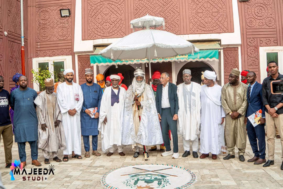 SanusiNaIIfans's tweet photo. Mai Martaba Sarkin Kano Khalifah Dr.Muhammad Sanusi ll con, Zaman Fada inda ya karbi bakwanci Yau Alhamis 8th October 2026.

Ran Sarki Yadade👑 https://t.co/OaEfwu8K6g