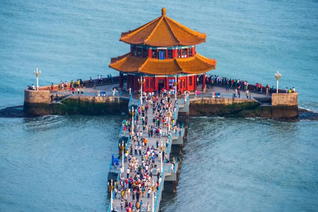 lmtesla's tweet photo. 国庆七天，青岛把整座山海��城变成了欢乐场。 https://t.co/roqTCx4USH