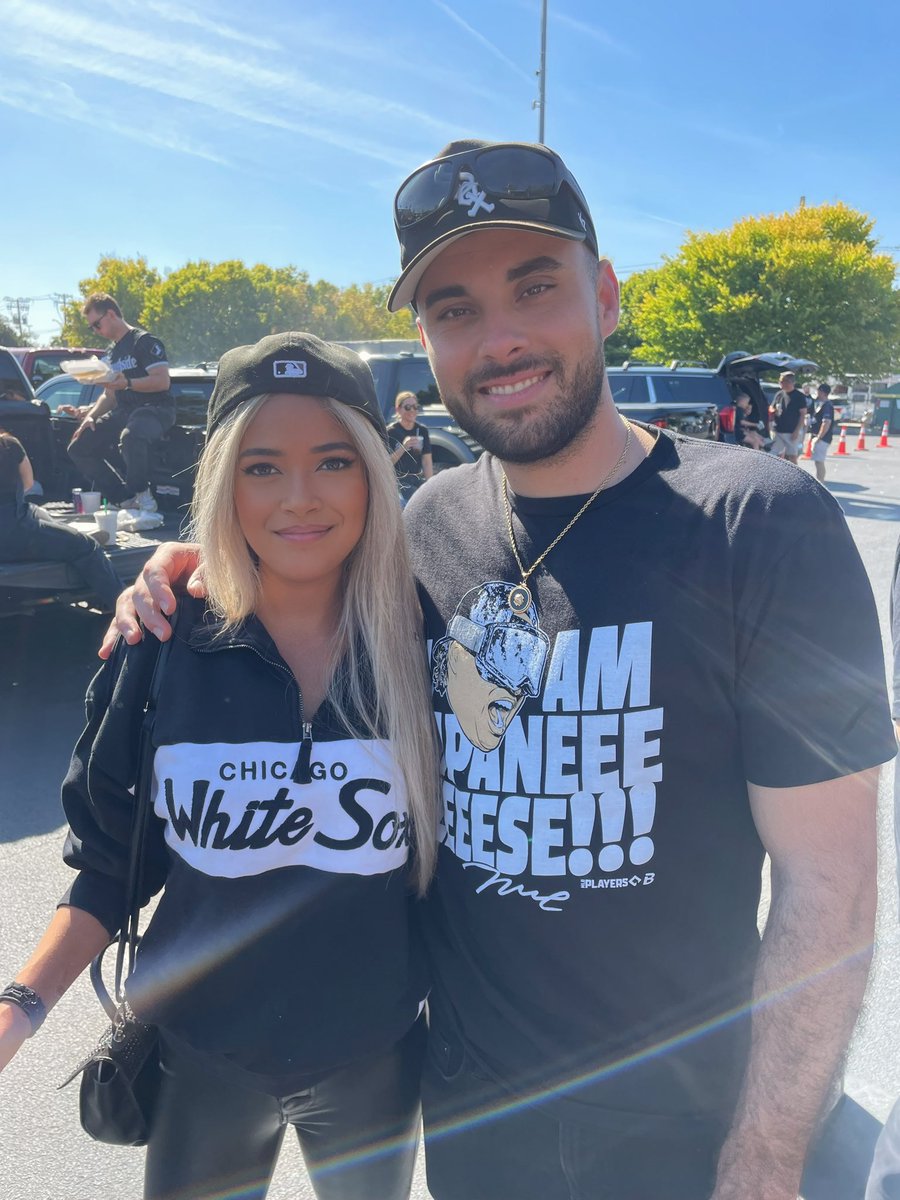 lindshanawalt's tweet photo. fuck cleveland
fuck that cringey ass white girl
fuck everyone that chants GB sucks
&amp; fuck the bandwagoners who doubted us from the start https://t.co/UzSvCHUOcl