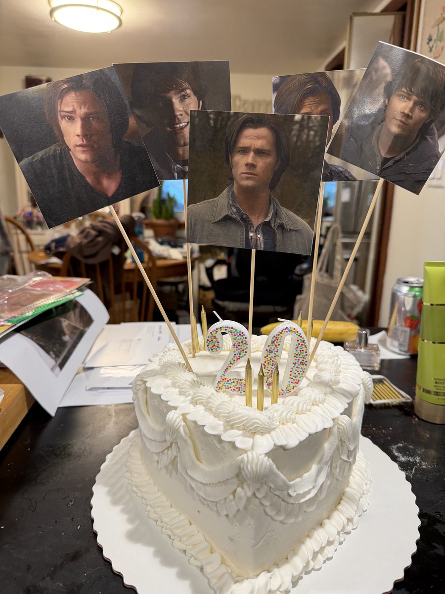 angvlchster's tweet photo. sam cake for my birthday!!! https://t.co/BJehpGmVPU