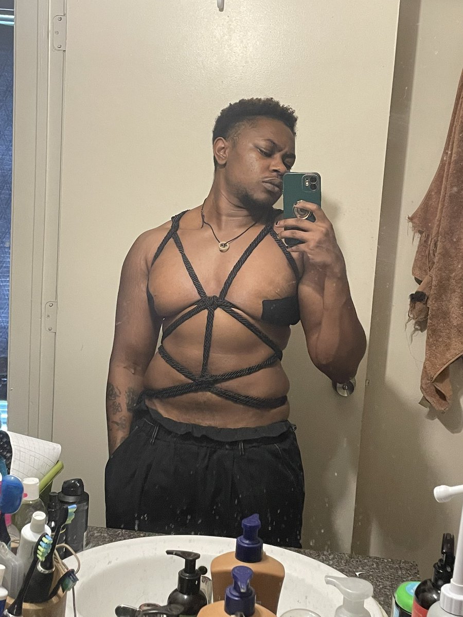 nicoque_rico's tweet photo. Trying my hand at shibari π πͺ’ lowk wander some red ropes now
#ftm #queer #gay #gym #muscle #workout #shibari #ropebunny #bondage https://t.co/zTmaOs5AoQ