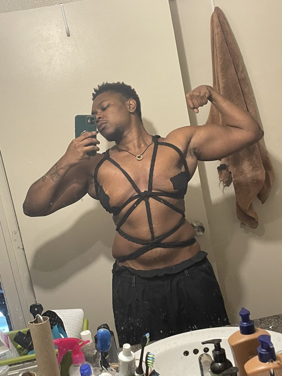nicoque_rico's tweet photo. Trying my hand at shibari π πͺ’ lowk wander some red ropes now
#ftm #queer #gay #gym #muscle #workout #shibari #ropebunny #bondage https://t.co/zTmaOs5AoQ