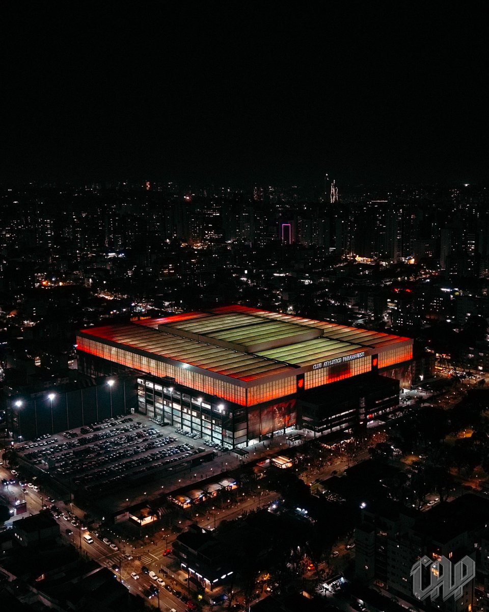 AthleticoPR's tweet photo. NOSSA CASA! 🔴⚫️

📸 Lucas Ravel/Rede Furacão
