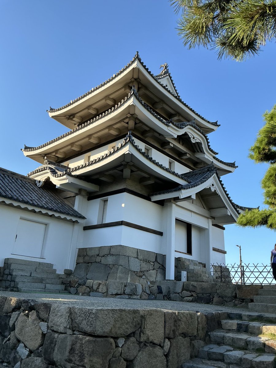 rovholic's tweet photo. 城めぐりは欠かさない🏯 https://t.co/oKvr79GRG0