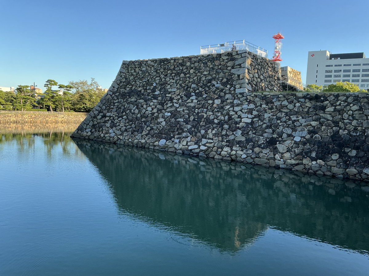 rovholic's tweet photo. 城めぐりは欠かさない🏯 https://t.co/oKvr79GRG0
