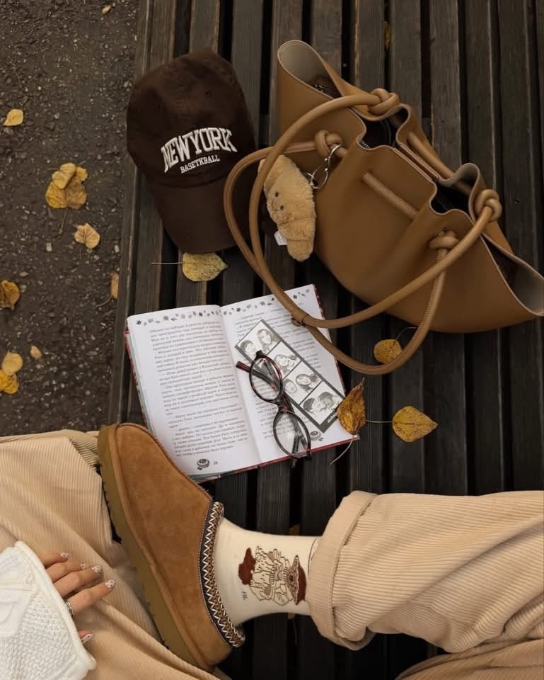liIacdaisy's tweet photo. fall season https://t.co/R01B8Pc4Uh