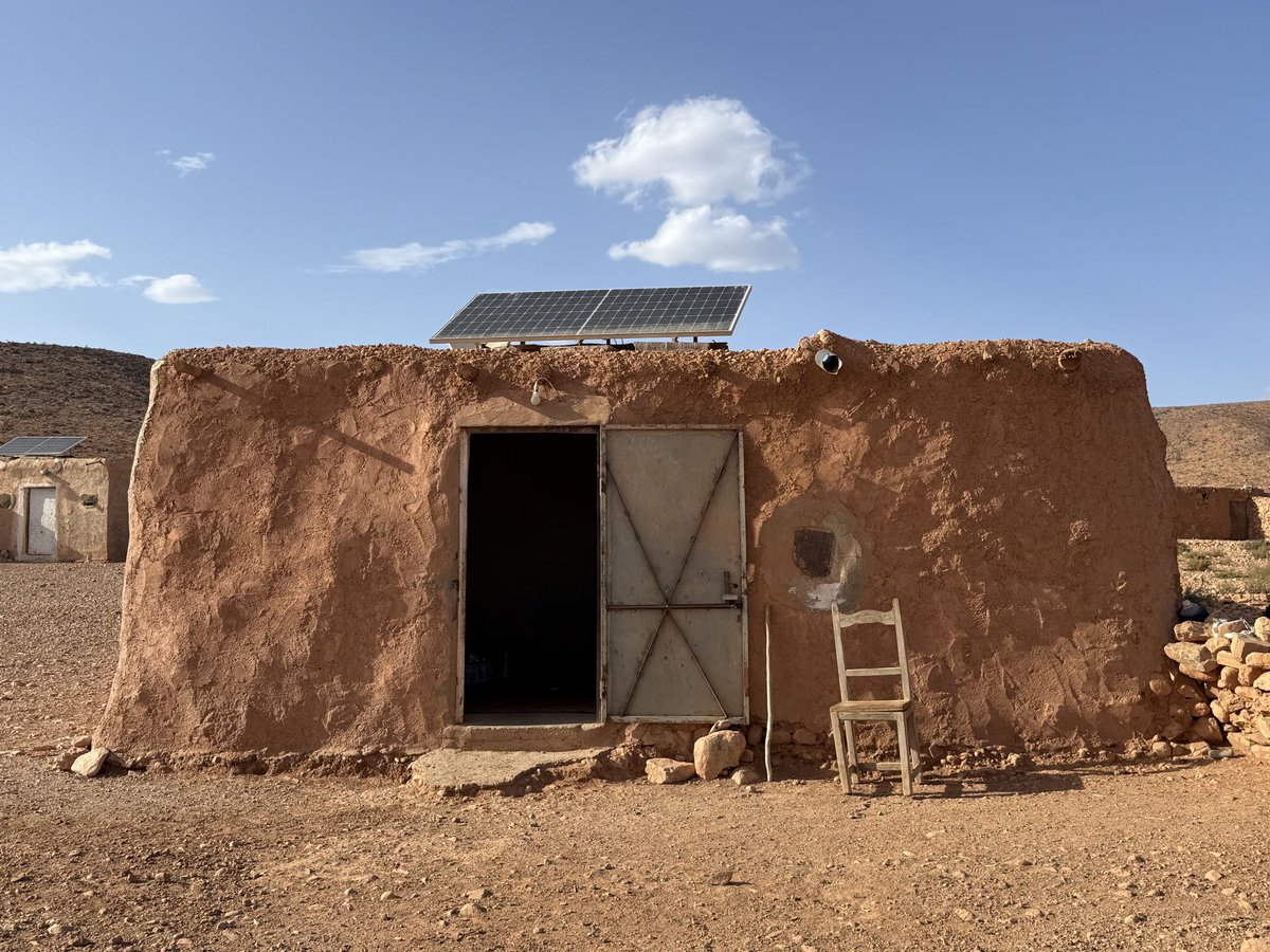Noella_Richard's tweet photo. Projet de promotion des #Energieresnouvelables #Electrification #pompagesolaire dans un #douar à quelques kms de la commune d'#Abaynou #POS @PNUDMaroc. Une visite profondément émouvante! #humandevelopment https://t.co/aVh6JbgU7t