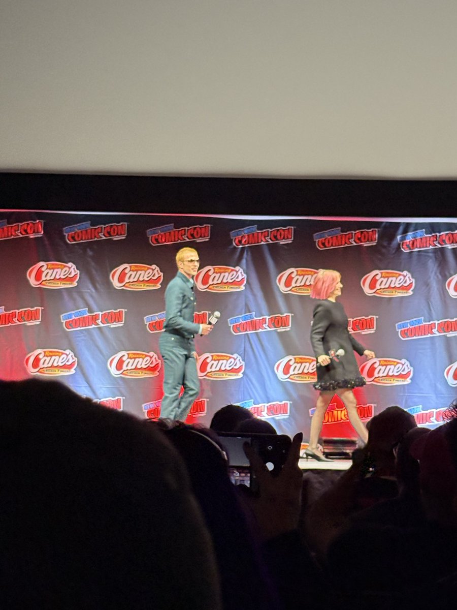 marveldcfan101's tweet photo. #NYCC #Visonquest cast https://t.co/xXCdv5EuXh