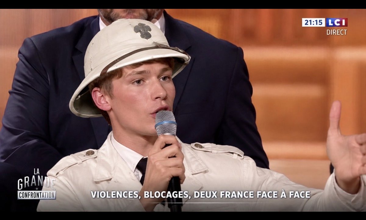 GigiuLucas's tweet photo. Oh toi negr0 , toi vouloir a manger ?  Tu préfère le fufu , le mafé , le thieb ou le poulet yassa 

Toi combien dans ta tribu ? 

Pardon monsieur je suis française et je mange du bœuf bourguignon 

Comment se fait il que cet negraisse de maison parle notre latin ? https://t.co/mAkgOJuF57