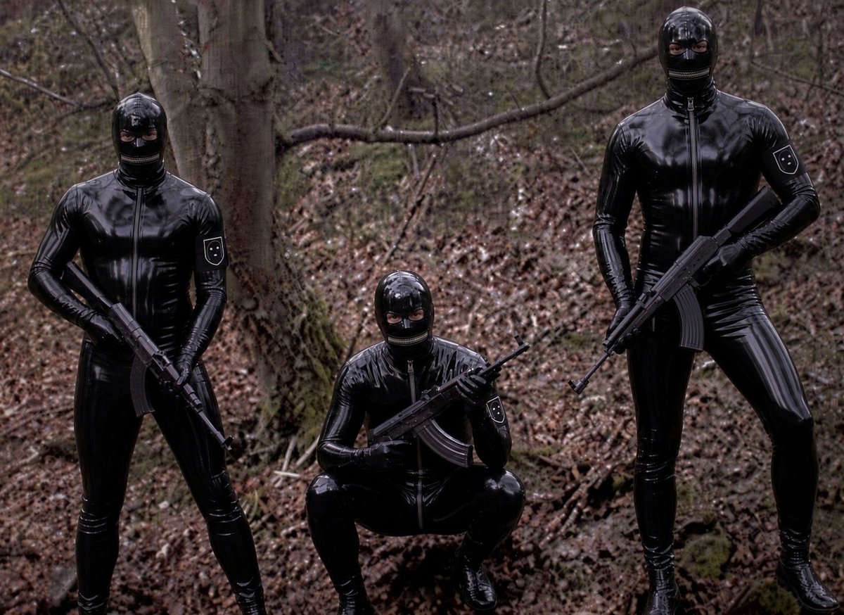 gimp_waffen's tweet photo. GW stalker unit https://t.co/JZj6kEiktf