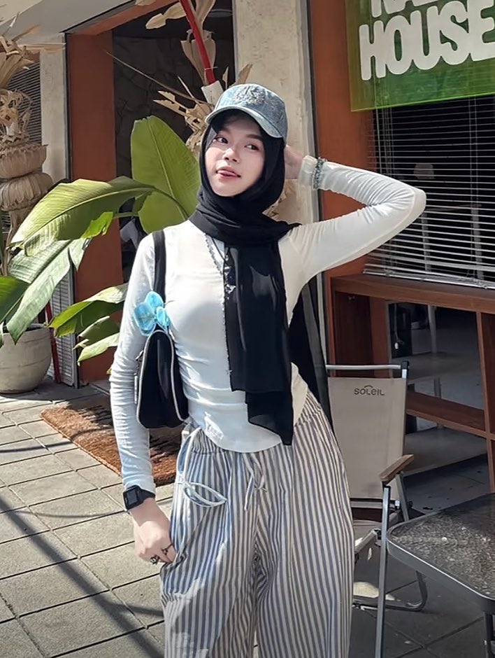 fvrtsltbtch's tweet photo. pagi sayang jangan lupa ngocok https://t.co/E9ABq1KmF5