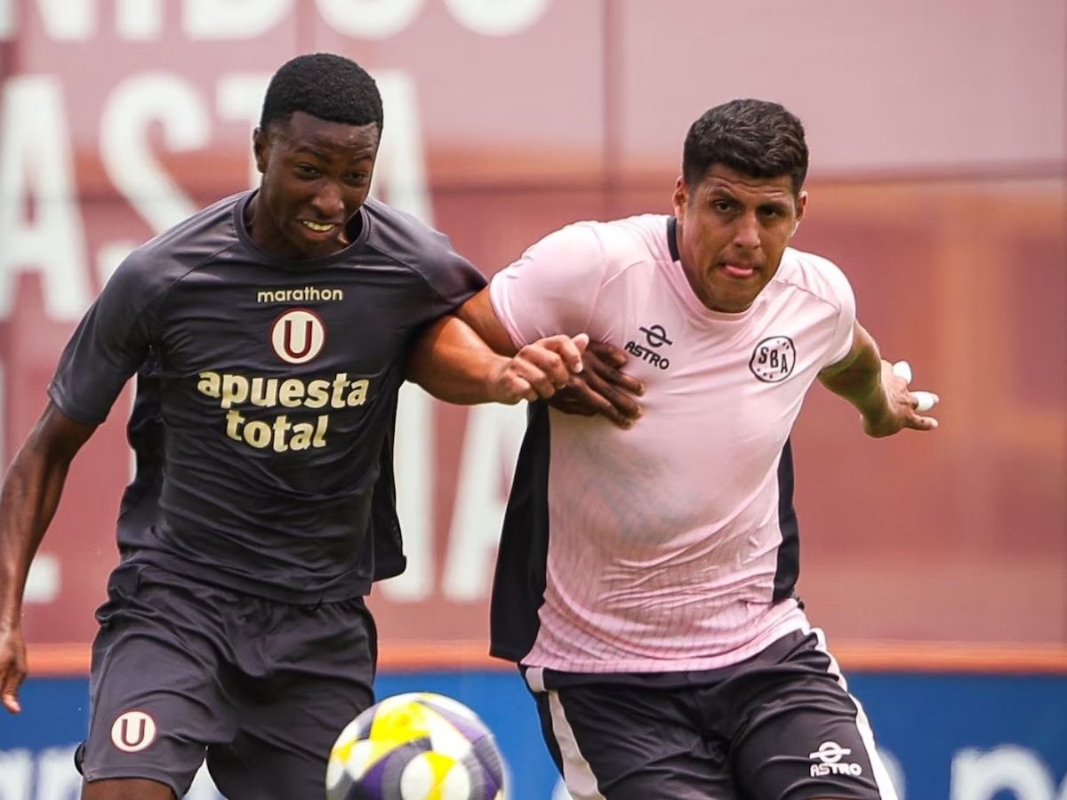 TioCritica's tweet photo. Jhon Jairo Guzmán(16) es de esos juveniles con un físico EXTRAORDINARIO. A diferencia que, en los partidos que se vio me hizo recordar mucho a Victor Guzman. Aunque a diferencia, Jhon en cada partido mejora sus falencias aprovechando toda oportunidad que tenga. https://t.co/9oxVuzBhxb
