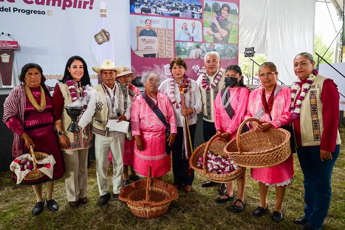 SecOscarFlores's tweet photo. El cambio que vive el #EdoMéx se construye en territorio y con la gente.

Hoy, en #SanFelipeDelProgreso, la Gobernadora, Mtra. @delfinagomeza, rindió cuentas ante los mexiquenses y se refrendó que este Gobierno escucha, atiende sus prioridades y da resultados.

Desde @FinanzasEdomex acompañamos esta visión con una gestión responsable de los recursos públicos, para que cada decisión se traduzca en bienestar y mejores oportunidades para las familias mexiquenses.
#ElPoderDeServir