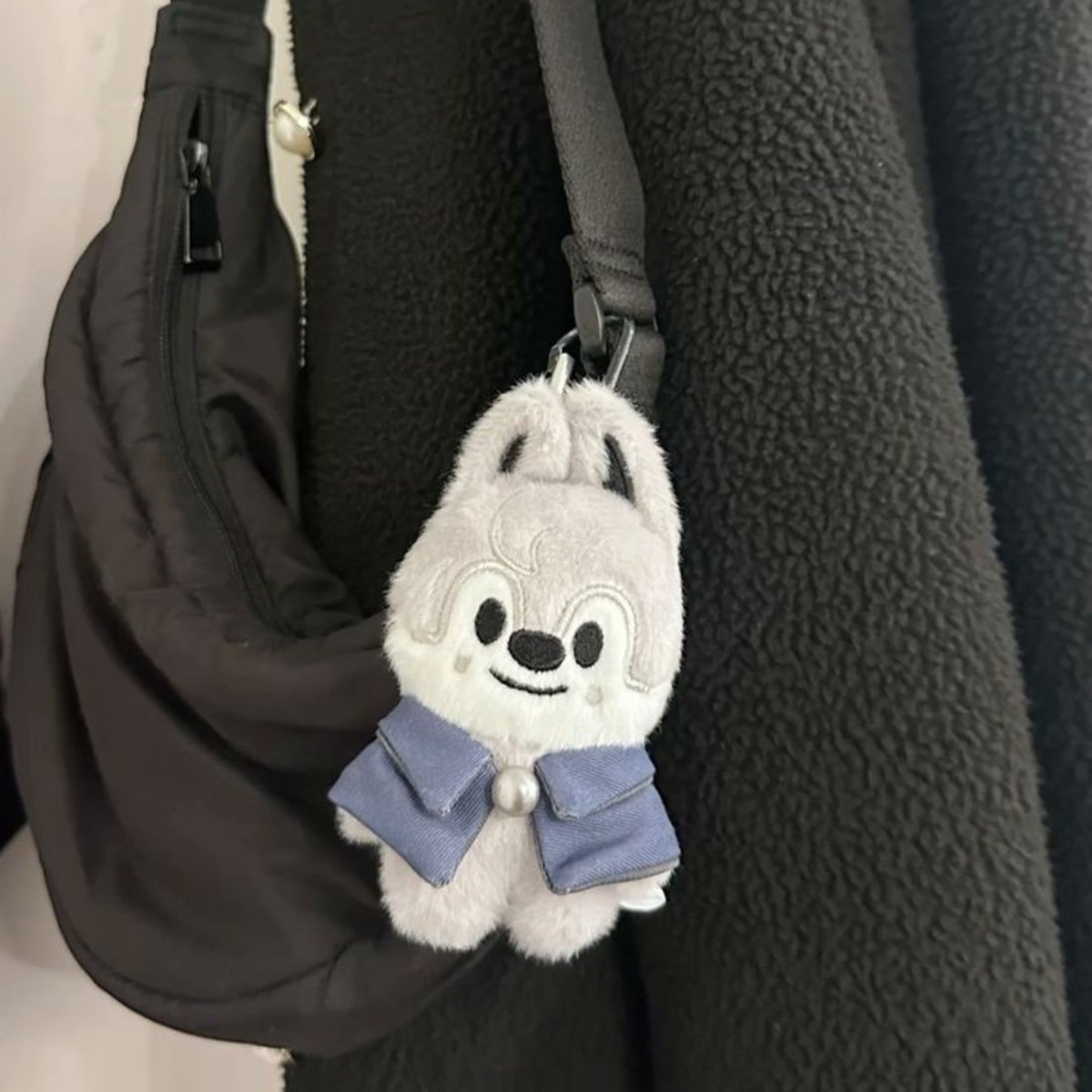 MoonySkz_'s tweet photo. Plushie Boy | #minchan au

— ❝Mnh compra aquel peluche que su hermana tanto le pedía.

O

Donde Chn conoce a Mhn y piensa que es parte de su fandom por el keychain que lleva en su mochila.❞ https://t.co/Yb8TtbMLwm