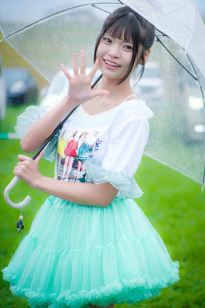 usana_1119's tweet photo. おはよう!!💚
待ってやばいやばい傘ないのに雨降り始めた助けてください結構強くない!?
あと10分は濡れないとだよこれ。
#SPATIOERPHY
#うさな https://t.co/SlpJjzv2ea