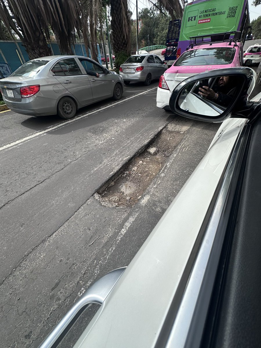 efedefoco's tweet photo. @AlcCuauhtemocMx @SOBSECDMX @UCS_GCDMX @OVIALCDMX @GobCDMX @C5_CDMX
Reporte de dos baches continuos en Dr. José María Vértiz esq. Viaducto, C.P. 06780. Representan riesgo para vehículos y motociclistas. ¿Podrían atenderlos, por favor? https://t.co/uCDMc866LJ