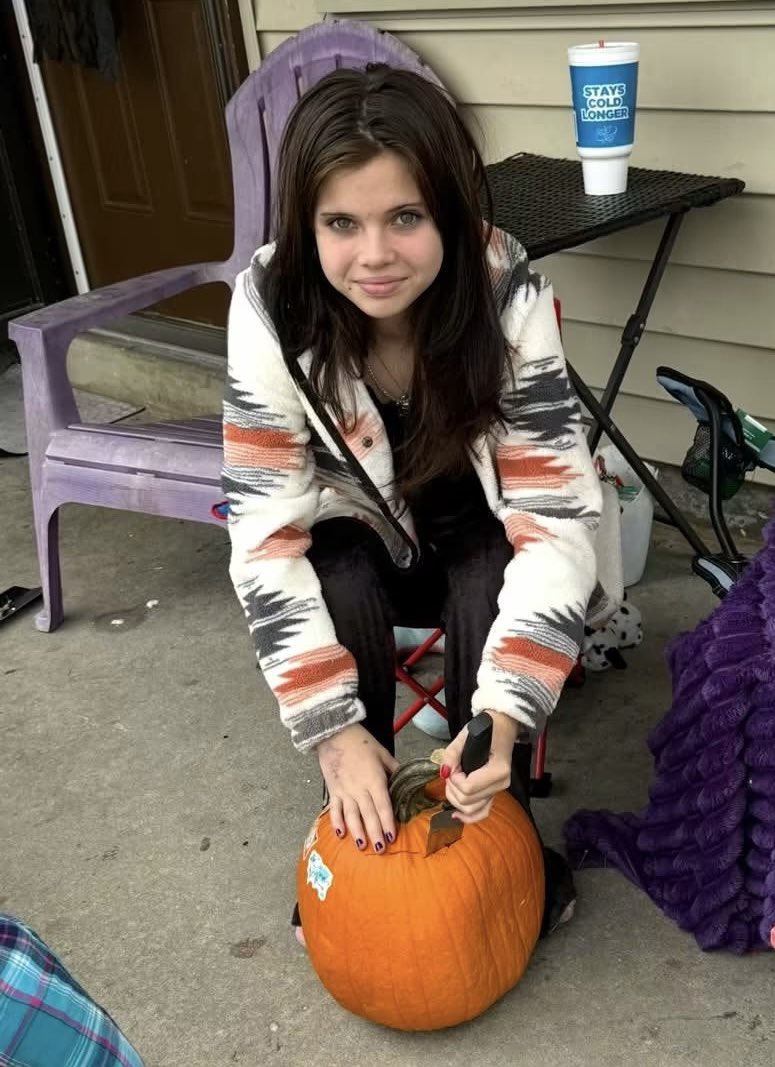 901Lulu's tweet photo. Rhonda ‘Lilly’ Bennett (16) has been missing from Wagner, South Carolina, since September 6th. 

Lilly left a handwritten note saying she had a lot going on and needed time to work things out. She indicated she was heading to her grandmother’s home in Rock Hill, but never arrived. 

Possible sightings were reported in West Columbia, Dillon County, and Lumberton, North Carolina. None of them have been confirmed by law enforcement. 

Lilly may seem like just another runaway that will turn up soon, but I have been watching this closely and feel as if she may be in danger. Please keep sharing her face.