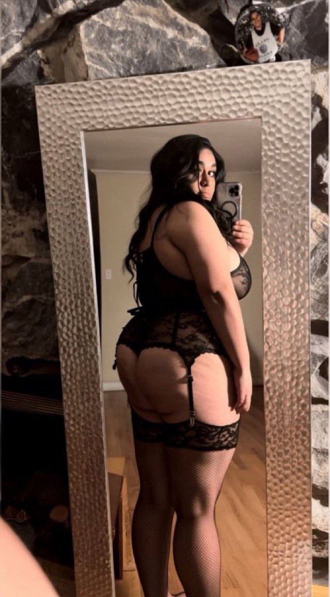 sissymariaaa's tweet photo. @Sissy_Wanabee I’ve only sucked cock and it was when I was little lol I need more points! https://t.co/fBrGfmrqbt