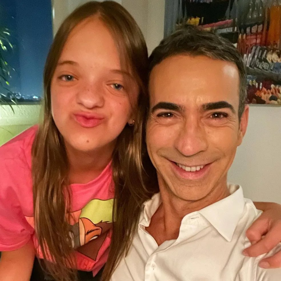 utadamode's tweet photo. lu quem é a mais feia gretchen ou a rita https://t.co/PThaD782MG