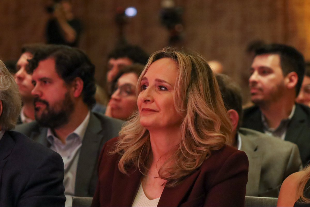 lauraraffo's tweet photo. ¡Felicitaciones al @ced_uy por sus 10 años de trabajo y aporte al debate público en nuestro país!
Gran reconocimiento a @Hernan_Bonilla y a @Itu_Agustin por el compromiso con la generación de propuestas e ideas para un Uruguay más libre. https://t.co/alGFOpslVM