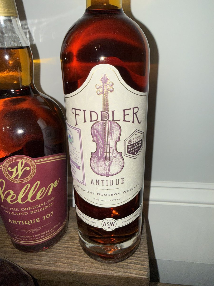 BobbyWilson1004's tweet photo. I’m doing my part @ASWDistillery @UGAAthletics  Cheers! 🥃❤️🖤👊🏼 Go Dawgs!! https://t.co/VEY9L8QWPa