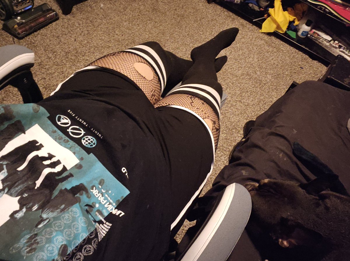 SillyFemboi07's tweet photo. Sorry I haven't posted in a while guys. I have a boyfriend now :3
#femboy #puppyboy #thick #thick #femboi #fishnets #thighhighs #belly https://t.co/m7Ht2VUAdj