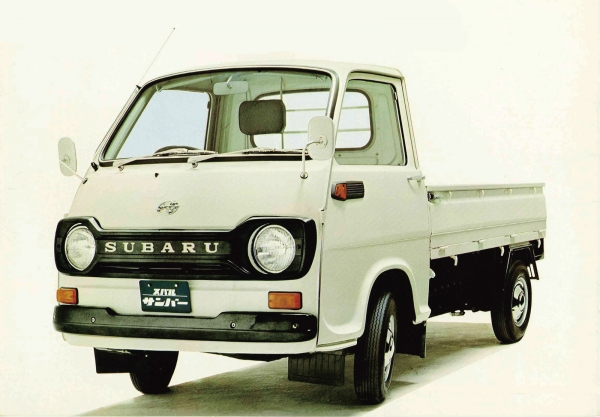 SUBARU_CORP's tweet photo. 今日は #トラックの日 🚚
SUBARUの“働くクルマ”といえば、サンバー。

農業に、配送に、日々の暮らしに。
時代を超えて、さまざまな場所で活躍してきました。

ここで皆さんに質問です。サンバーとの思い出、ありますか？
「昔、家にあった」
「仕事で乗っていた」
「今も現役です！」

皆さんのサンバーエピソード、ぜひ聞かせてください。