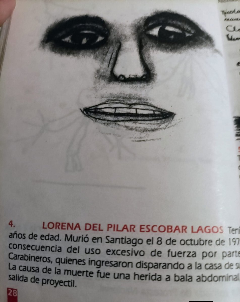 RadioUmbral's tweet photo. Lorena del Pilar Escobar tenía tres años de edad.
El 8 de octubre de 1978 ,es asesinada por  carabineros, quienes ingresaron disparando a la casa del tío de la víctima, que era acusado de un delito de incendio. 
No Olvidamos
No Perdonamos https://t.co/bbAucK6dKN