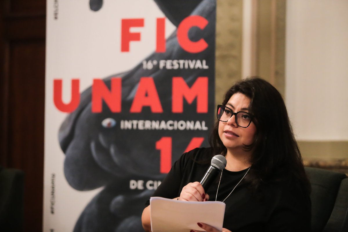 Canal22's tweet photo. 🎥 Hoy se presentó oficialmente la programación de la décimo sexta edición del @FICUNAM, que se llevará a cabo del 5 al 15 de noviembre de 2026. 

📌Este año, el festival reunirá una oferta de 158 títulos, entre ellas, 33 producciones mexicanas, en una programación que apuesta por nuevas miradas, lenguajes y formas de experimentar el cine. 

Entre las novedades destaca "Premieres", con películas recientes aún no estrenadas en México, además de una renovada propuesta en "Especiales FICUNAM" y "Umbral", con performances, arte sonoro, cine-conciertos y funciones especiales. 🎞️✨