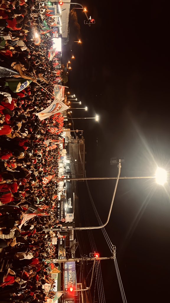 ohmygoderick's tweet photo. Universidade Federal de Sergipe 
08 de outubro 
Estudantes pela democracia! 
Sergipanos contra Bolsonaro 
Lula Presidente 
25 de outubro vote 13! https://t.co/5XGMMhQKeN