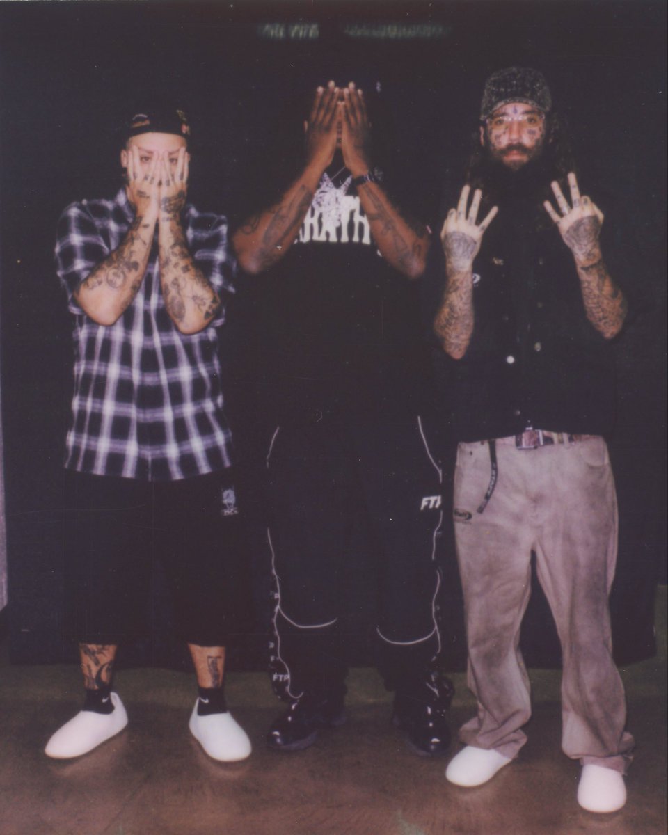 SUICIDEBOYS's tweet photo. JUST WANTED TO POST EXPRESSING OUR LOVE FOR THE THIRD $UICIDEBOY @zacftp

G59 x FTP FOREVER

📸: @dill35mm https://t.co/Aa6DvAp63p