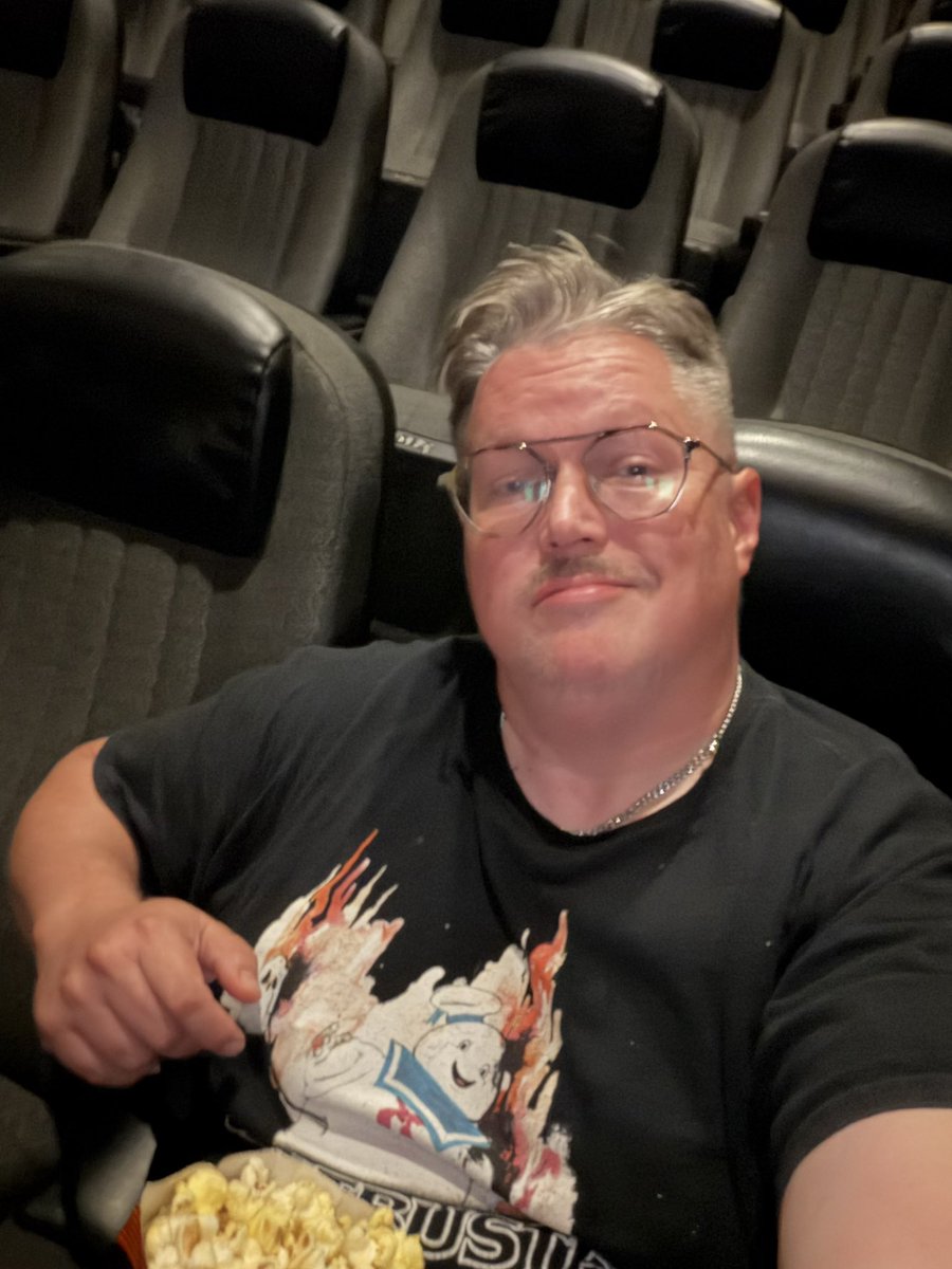 wickedspecialst's tweet photo. Taking myself out on a "me date" to celebrate getting this new job.  Got a cheesesteak at World of Beer, now to see Digger in IMAX. https://t.co/LovJPq4Wi6