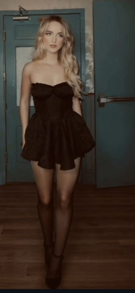 mfdoomchild's tweet photo. She and Princess Doom are going to have a great date tonight. https://t.co/Dxuu0i65Vr