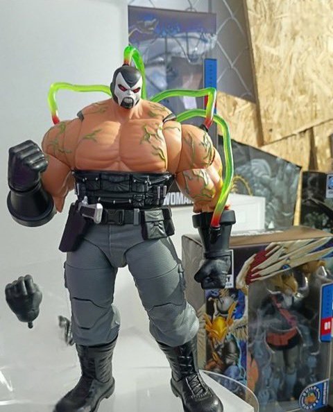 StateOverse's tweet photo. First L👀K at the Mattel DC Absolute Batman, Absolute Catwoman, Absolute Bane, Absolute Flash, &amp; Absolute Hawkman action figures!

Legacy Build A Figure Mongul Batman and Robin also featured.

📸 IGs thep3pod https://t.co/kQhAsdIlfF