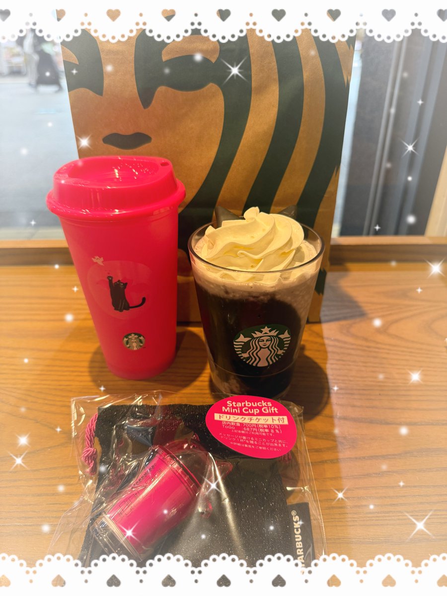 mariy_69's tweet photo. スタバのボトル実物どれも可愛すぎた…😭💕とりあえずリユーザブルとミニカップギフトだけ買った😻 https://t.co/6zunzNSCYa
