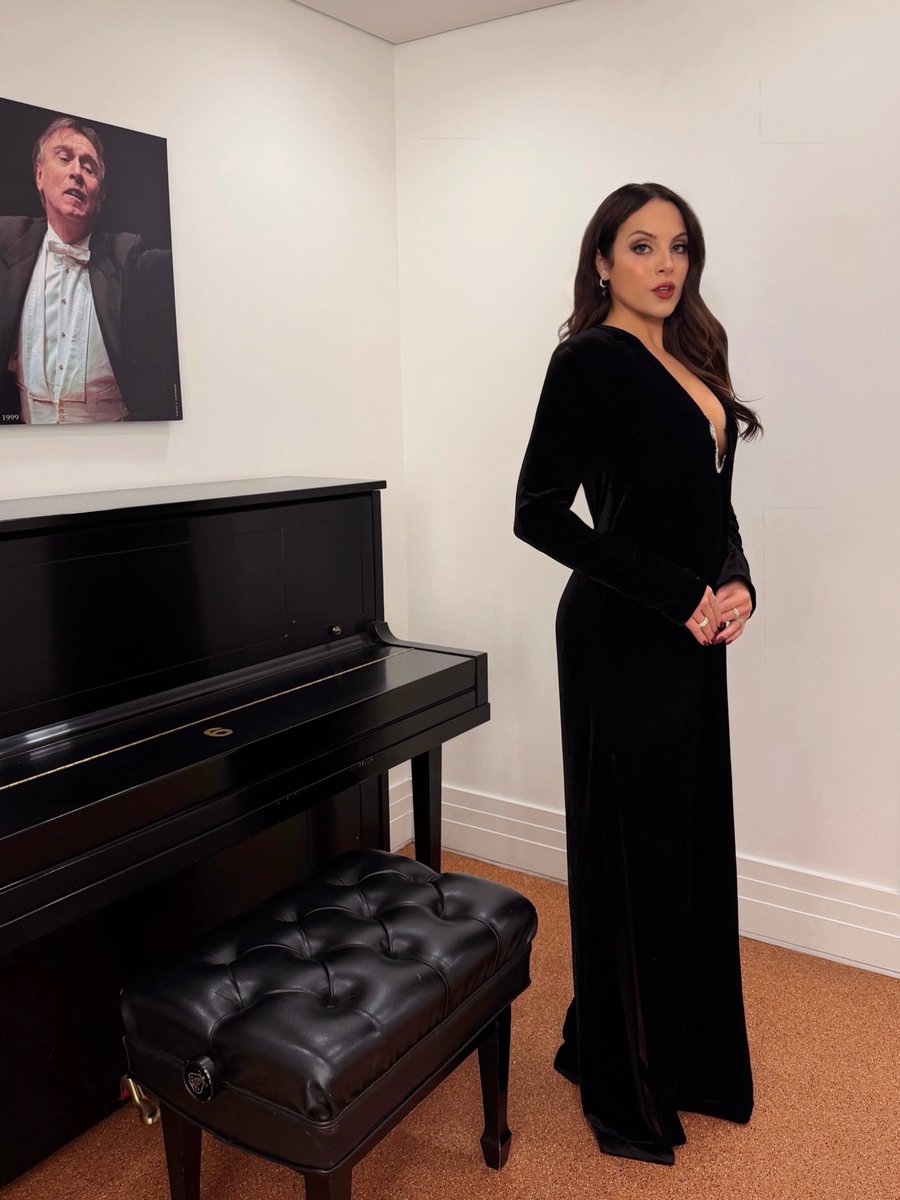 gooner4910's tweet photo. Impossible to say that a woman who looks like this is not a SUPERIOR BEING!!! (Elizabeth Gillies)
Impossível dizer que uma mulher com essa aparência não é um SER SUPERIOR!!!
#beauty #superior #femalesupremacy https://t.co/rwRMFehcEr
