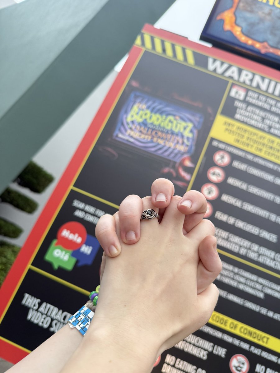 PopcxrnFuneral's tweet photo. He said yes 🥹❤️💍💙

@MrEdgarAllanHoe https://t.co/QPXzdTRkpd