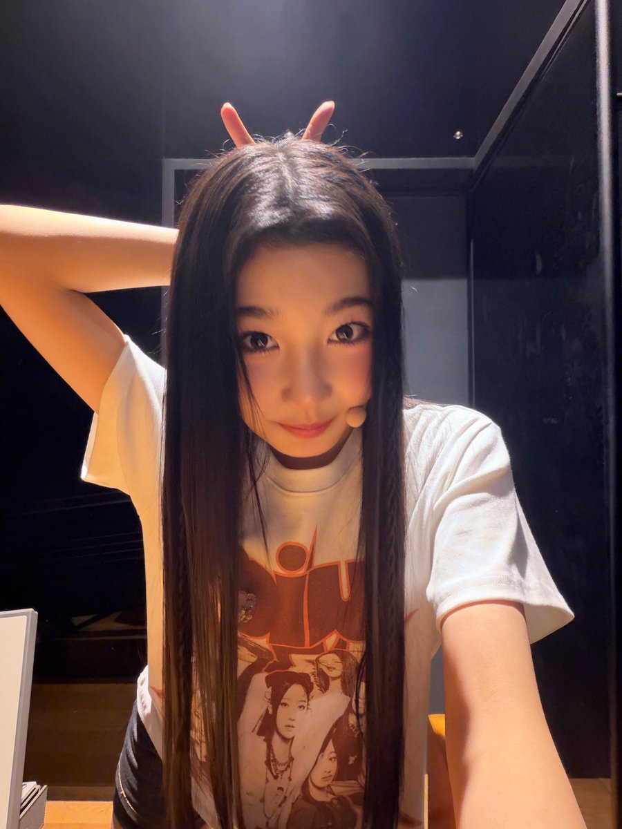 tuideloops's tweet photo. 261009 SAKI Weverse update. The birthday girl came home! We love you Saki :) 

#SAKI #TUIDE #튜이드 https://t.co/GC1dSclRJw