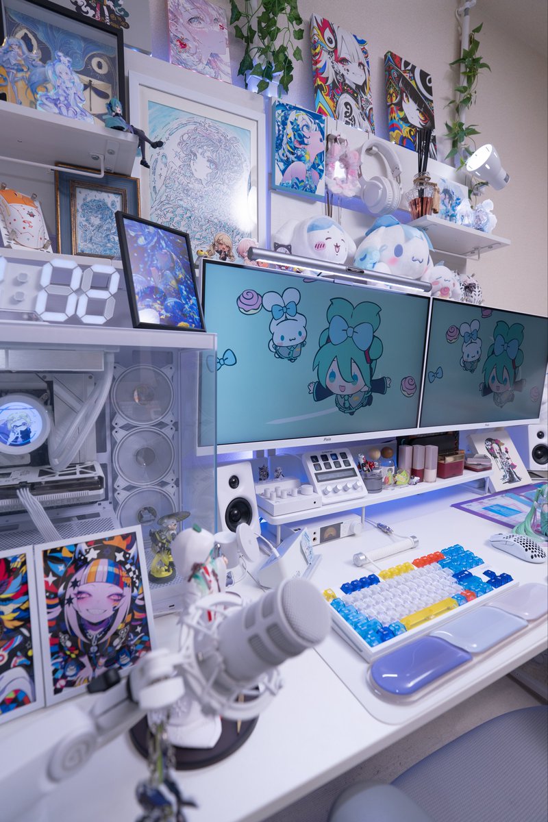 3_hyokkori's tweet photo. キラキラ金曜日･:*+.\(( °ω° ))/.:+
おはようございます☀
#desksetup #stormpc https://t.co/9RTgpqXFjd