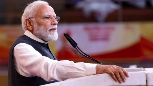 sona_sebin's tweet photo. Dear Indians,

Remember India before 2014.

Will you stand with Modi ji, no matter who opposes him, as a token of gratitude? 🥺🇮🇳🙏 https://t.co/shzieFNMDR