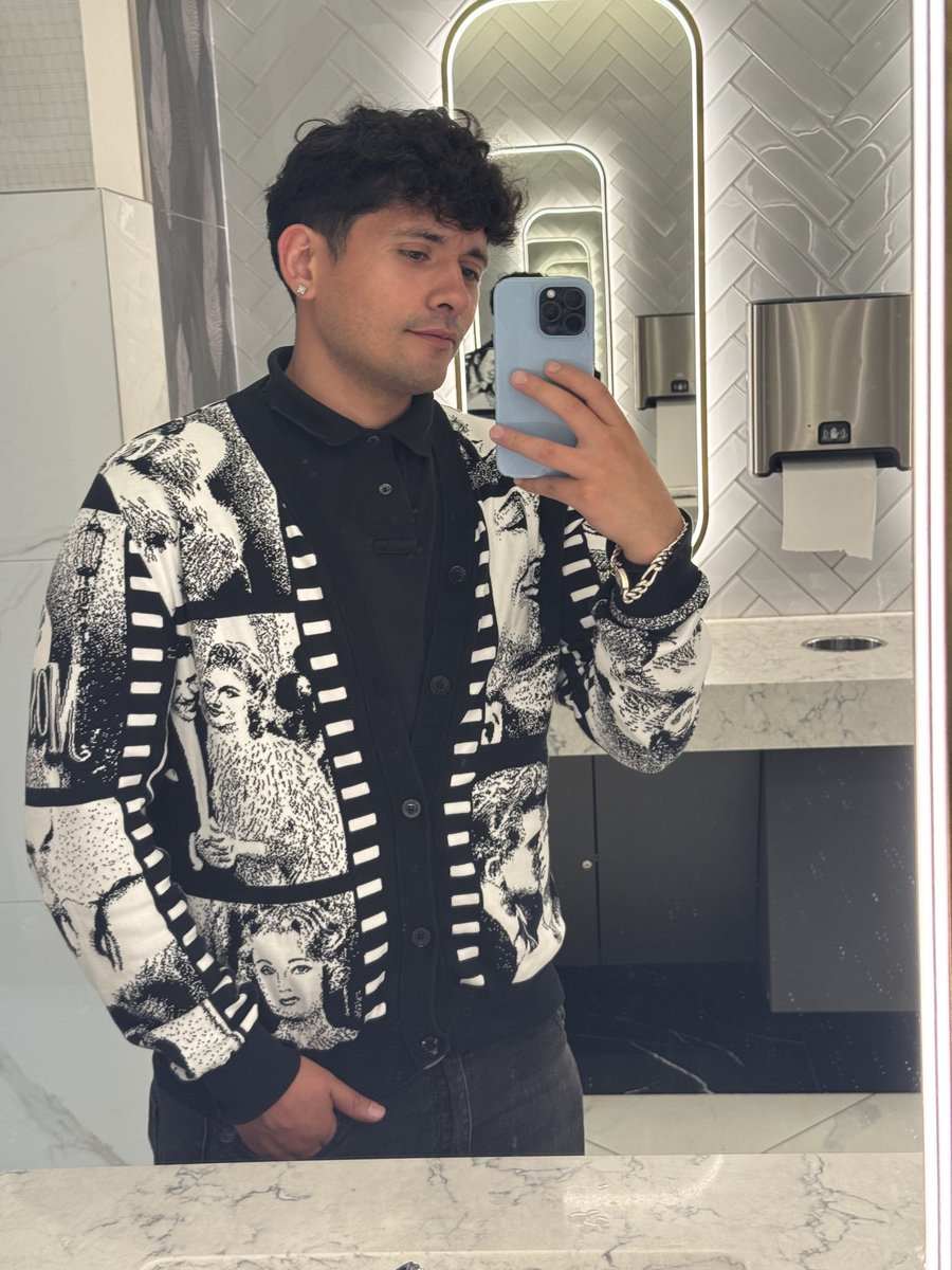 aceazucartarot's tweet photo. Like this post to ask the tarot one free question. https://t.co/PzBXhLUyZw