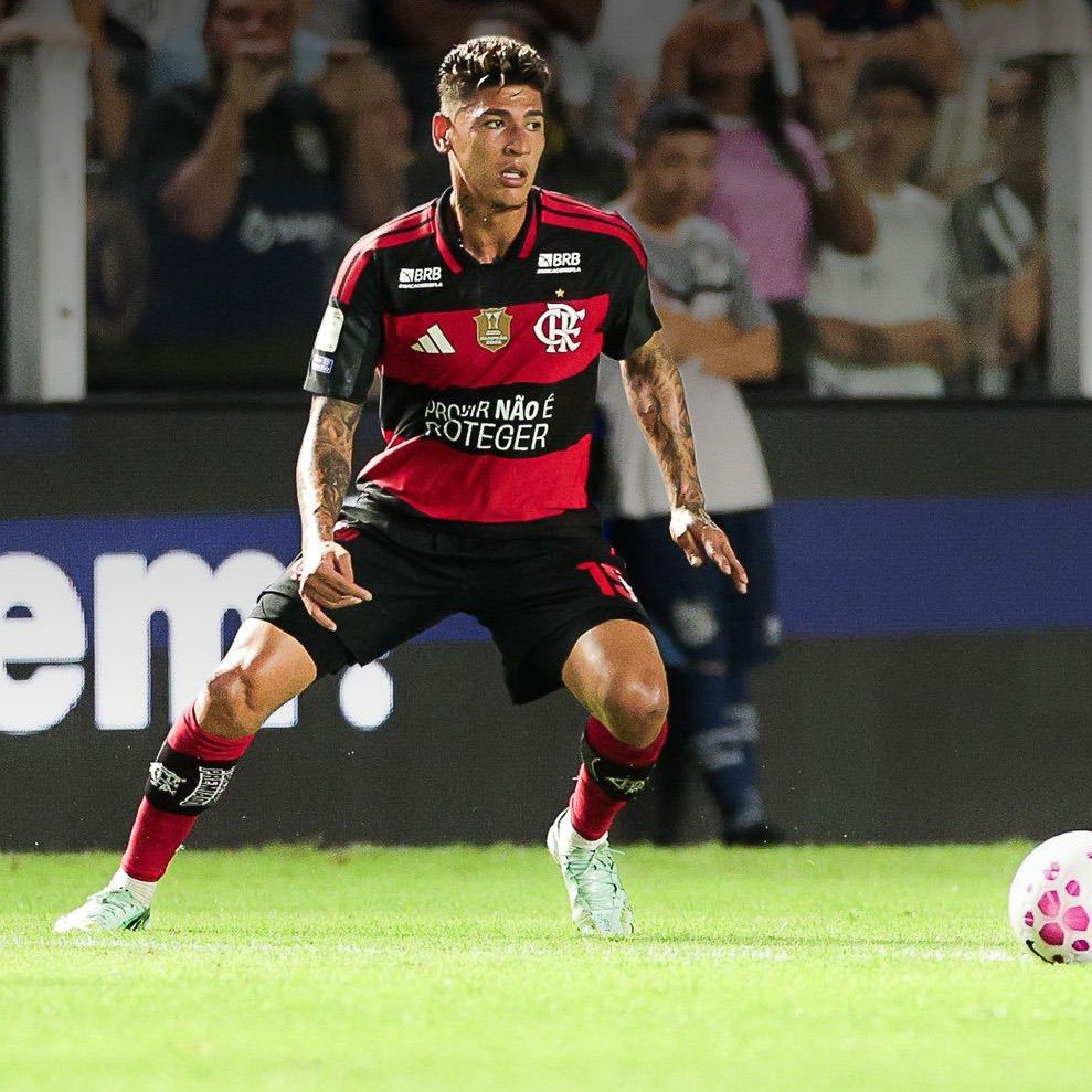centralreality's tweet photo. 🚨MICO: Flamengo entra em campo com camisa contra o fim das bets. https://t.co/TUdCo4xPRM