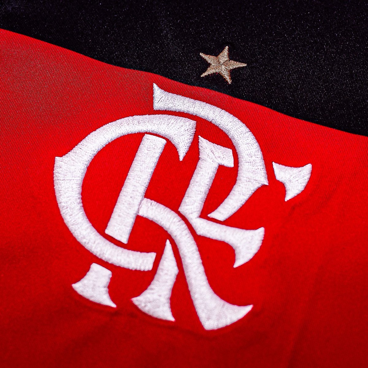 centralreality's tweet photo. 🚨MICO: Flamengo entra em campo com camisa contra o fim das bets. https://t.co/TUdCo4xPRM