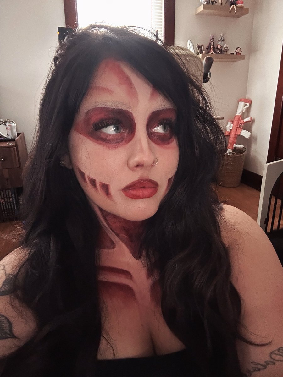 SniperGrlfriend's tweet photo. the female titan ! https://t.co/KeCPt0pKKZ