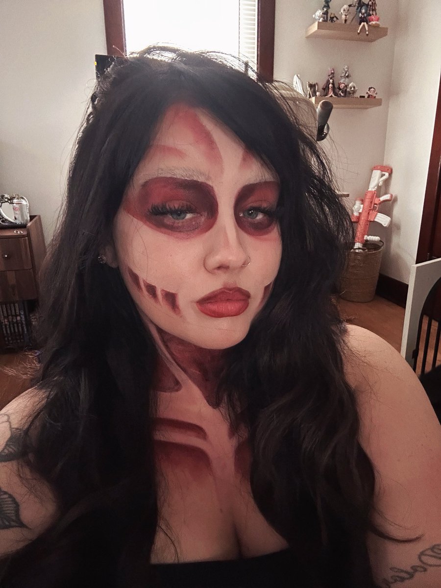 SniperGrlfriend's tweet photo. the female titan ! https://t.co/KeCPt0pKKZ