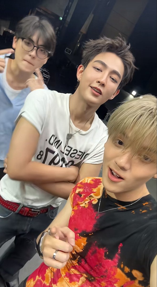 CottonChu_'s tweet photo. รับหมาเด็กเพิ่มมั้ยฮะ🐶
#HEARTchuthiwat
#CHEESEchayapol
#YUWATANABE https://t.co/SOJcyfLy3Z