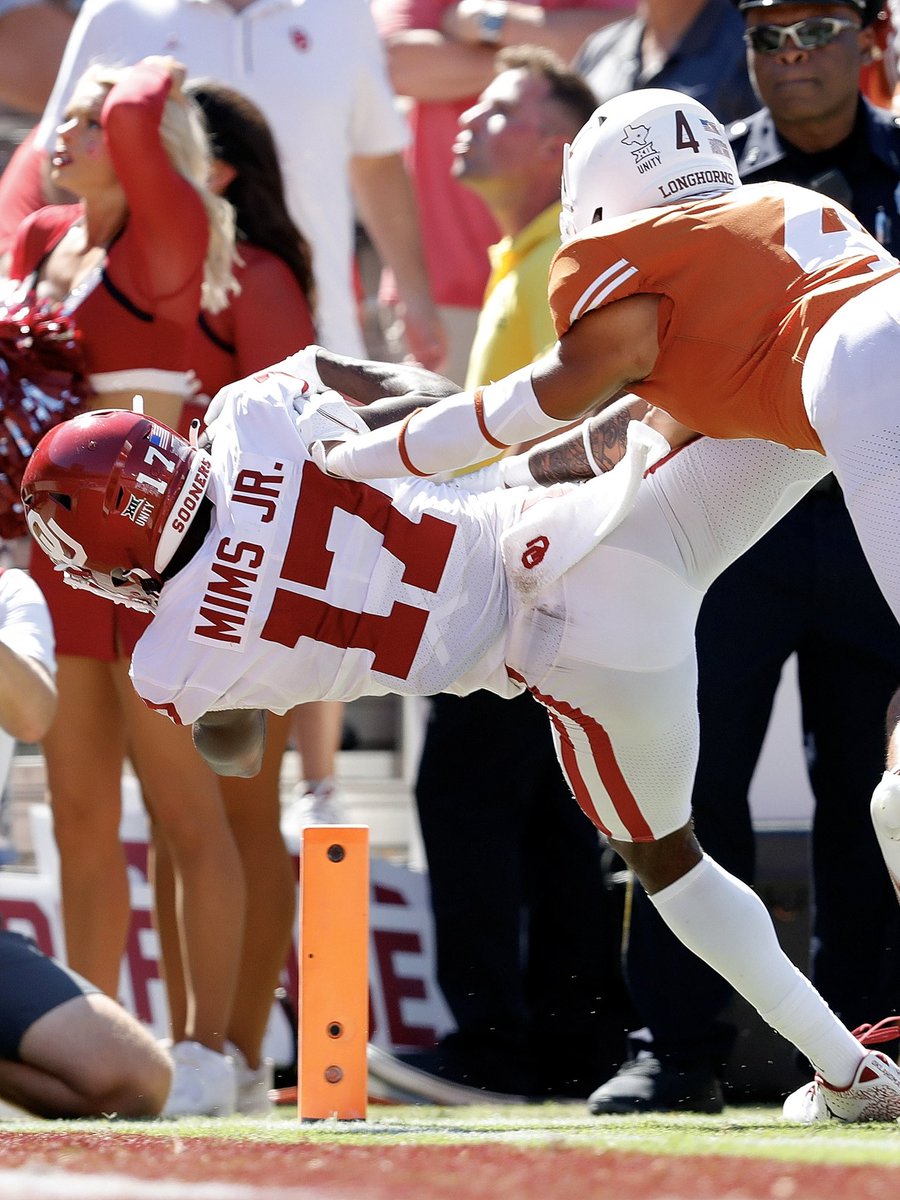 OU_Football's tweet photo. This game. #BeatTexas https://t.co/TxiQN6Khy3